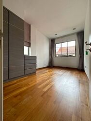 Maju Avenue (D19), Terrace #576992481